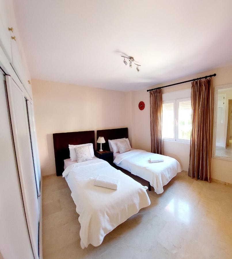 Luxurious Apartment 2 Bedroom 2 Bathroom Near Beach マラガ エクステリア 写真